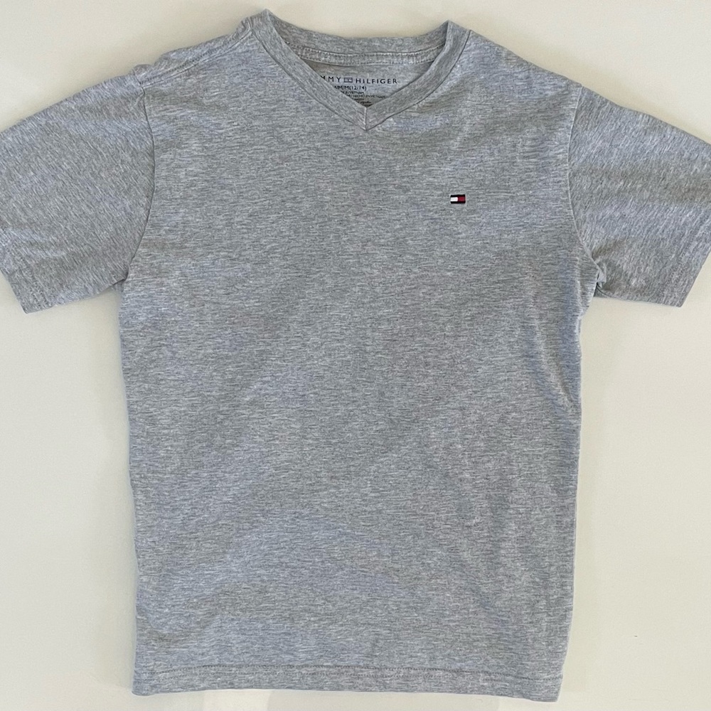 Tommy Hilfiger Boys cotton t-shirt - SIZE MEDIUM (12-14)